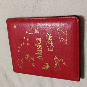 Photo Album. NWT Holds 208 photos 4" X 6".